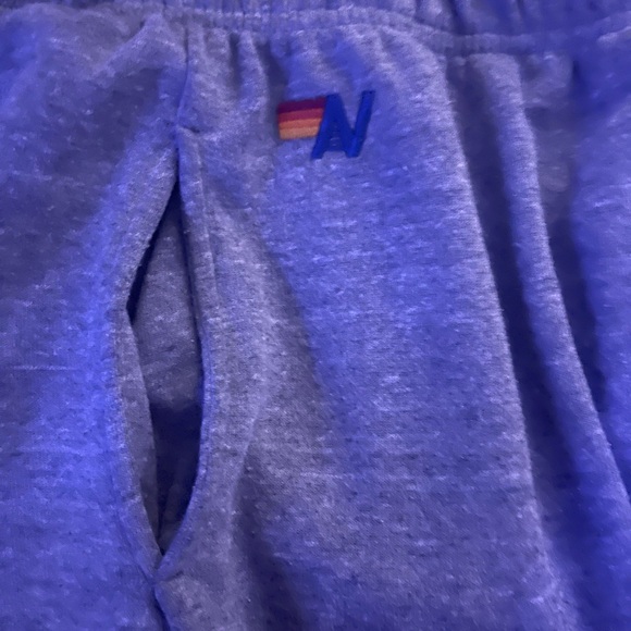 Size medium small bad spot not noticable - Picture 3 of 8